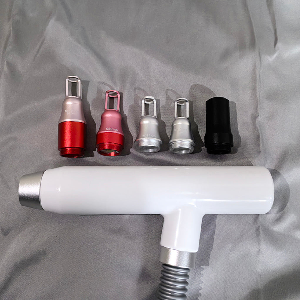 Portable Q Switched ND YAG Laser Carbon Peeling Machine Tattoo Removal Pigmentation Treatment System